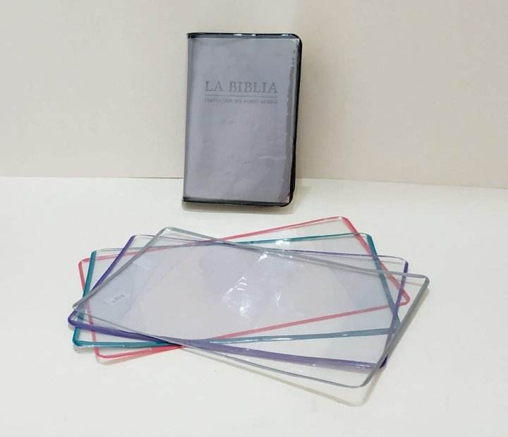 FORRO BIBLIA DE BOLSILLO TRANSPARENTE MORADO